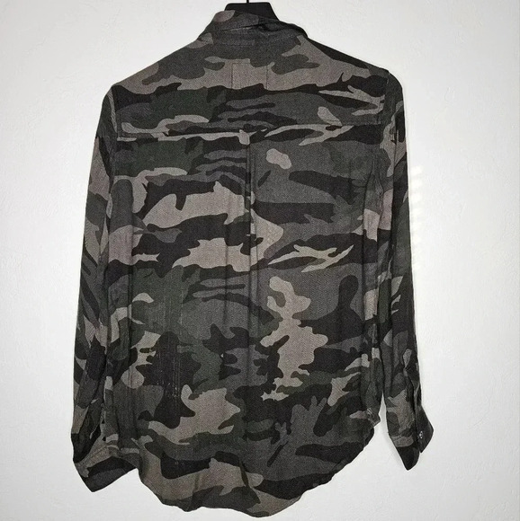 Rails Long Sleeve Camo Button Down Top Size XS​ - Picture 2 of 7